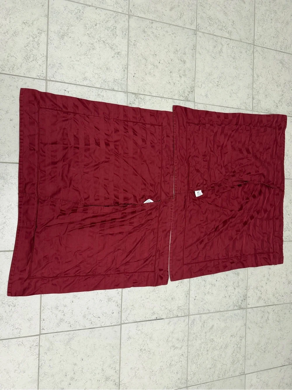 The Company Store burgundy pillowcases size standard
